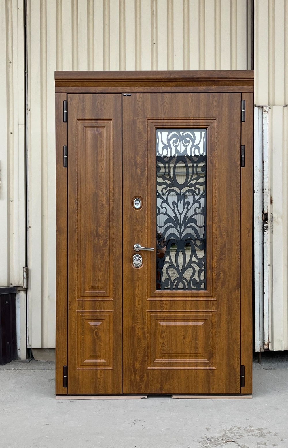 Дверь входная Амина золотой дуб