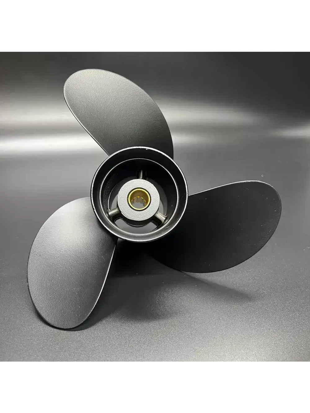 Винт Tohatsu 8-9.8 л.с (3x8.9"x7")