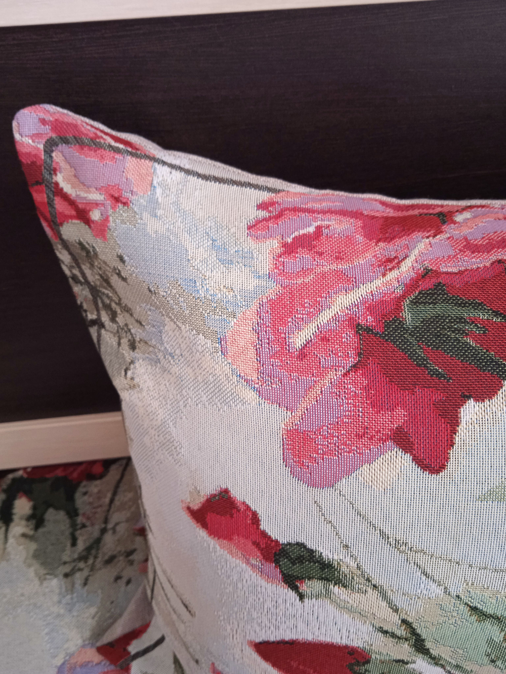 Декоративный гобеленовый чехол для интерьерной подушки Акварельные розы 37*58