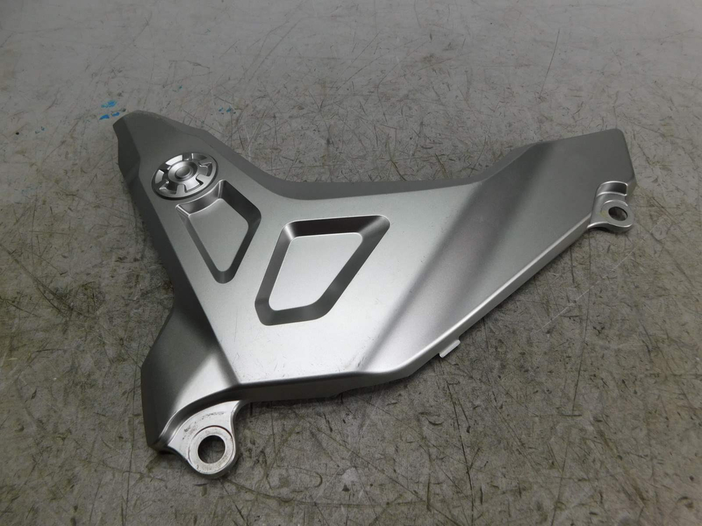 Пластик боковой левый Honda NC750X RH09 83631-MKW-D0