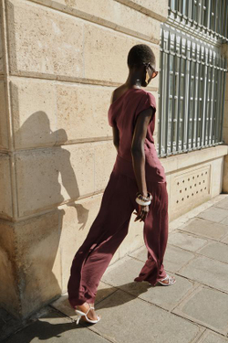 ZARA ШИРОКИЕ БРЮКИ С ЗАЩИПАМИ, БУРГУНДИ