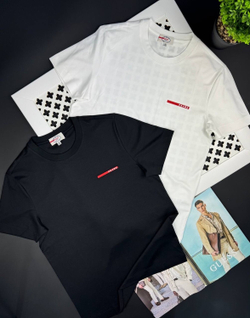 Футболка Prada