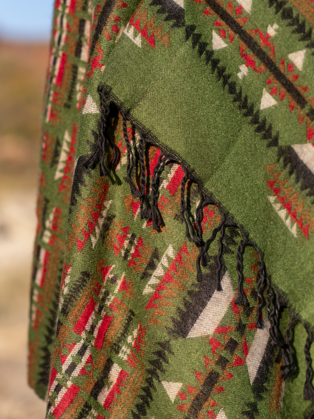 Шарф теплый с индейским орнаментом