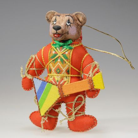 Ёлочная игрушка Медвежонок двухцветный с балалайкой