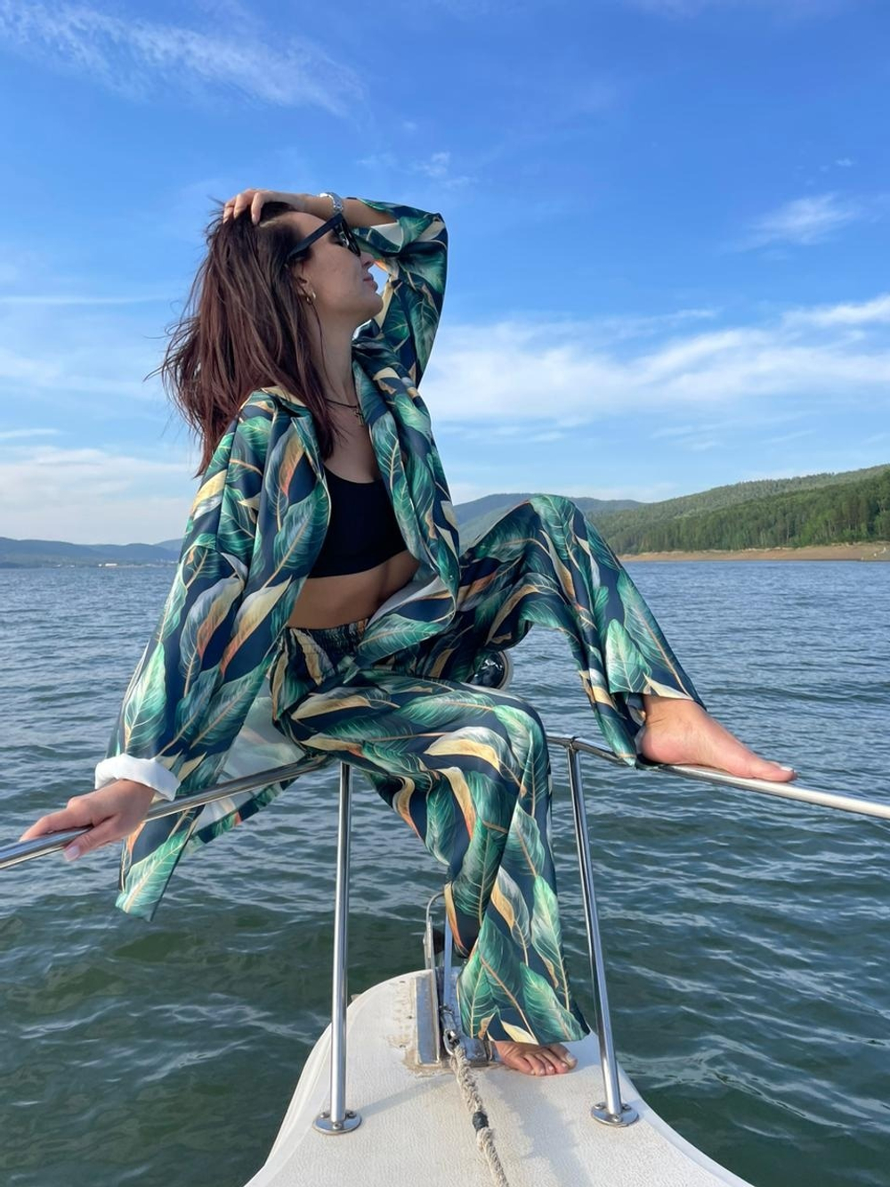 Брюки прямого кроя на резинке