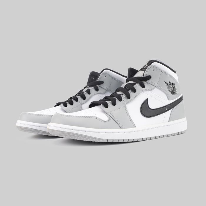 Кроссовки Jordan 1 Mid Light Smoke Grey артикул:554724-092 - купить в магазине Дайс