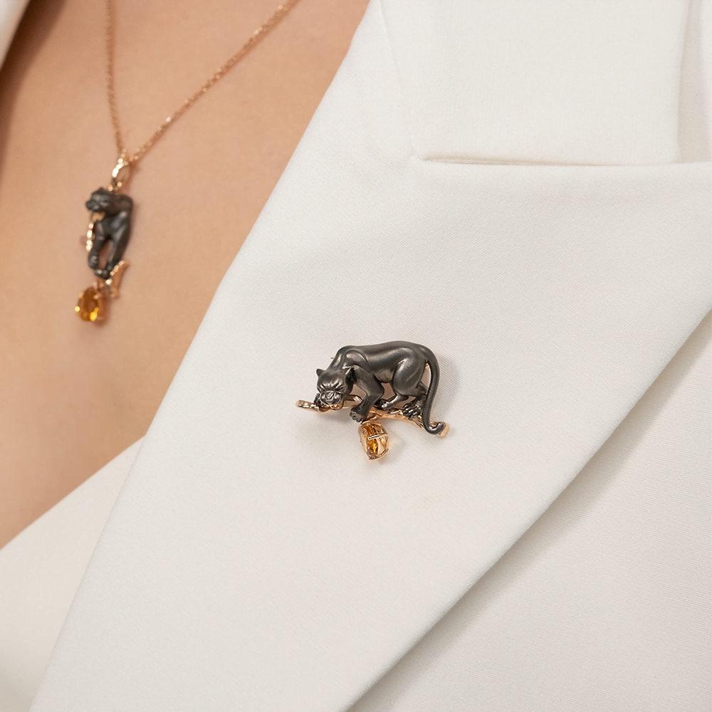 Брошь «Чёрная пантера» из красного золота с цитрином