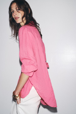 ZARA РУБАШКА ИЗ ЖАТОЙ ТКАНИ С ПУГОВИЦАМИ — ZW COLLECTION, ЦВЕТ ФУКСИИ