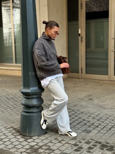 Серые трикотажные брюки с кружевной кулиской