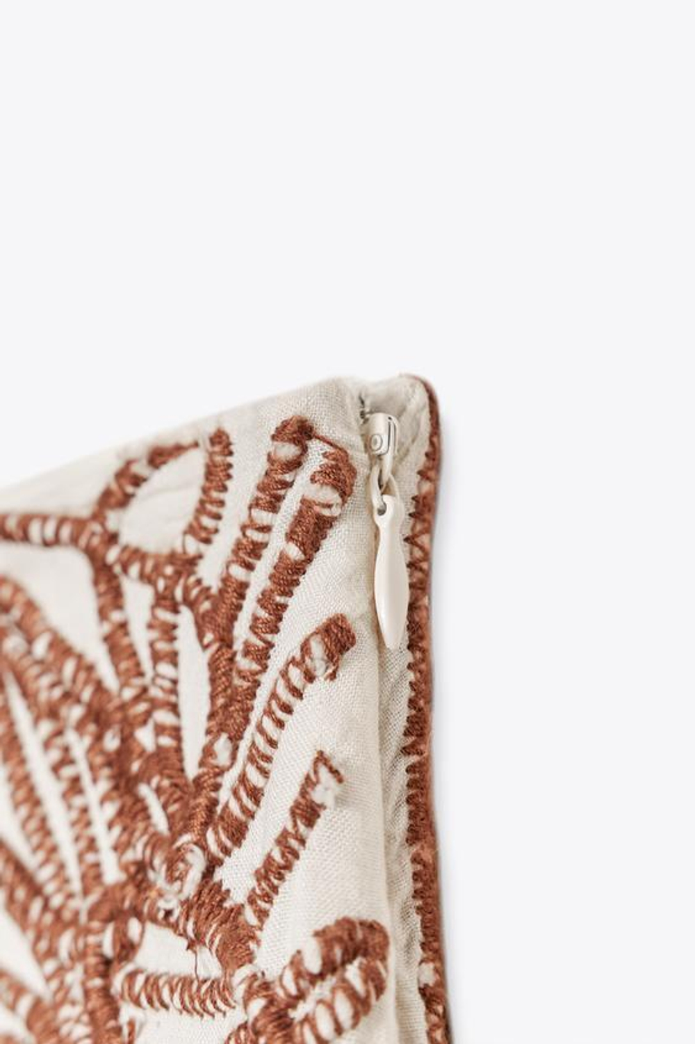 ZARA КОРОТКАЯ ЮБКА С ВЫШИВКОЙ В ВИДЕ ЦВЕТОВ — ZW COLLECTION, ЭКРЮ/КОРИЧНЕВЫЙ