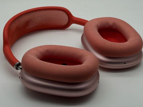 Apple AirPods Max Red