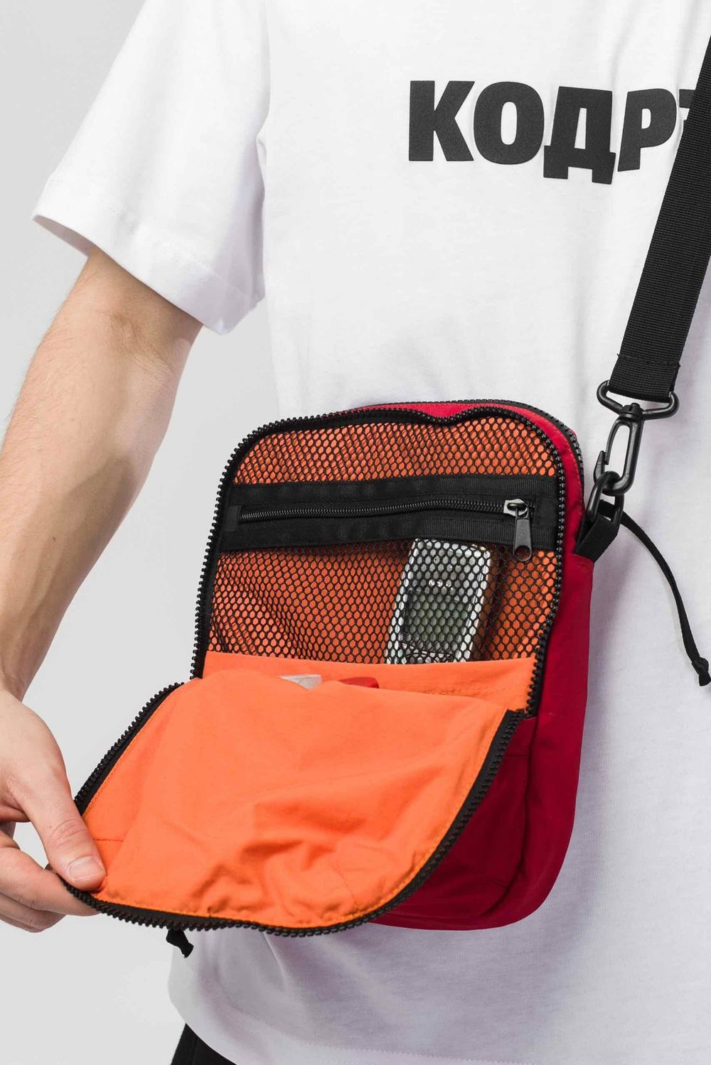 Сумка Codered для документов 4x4 красная