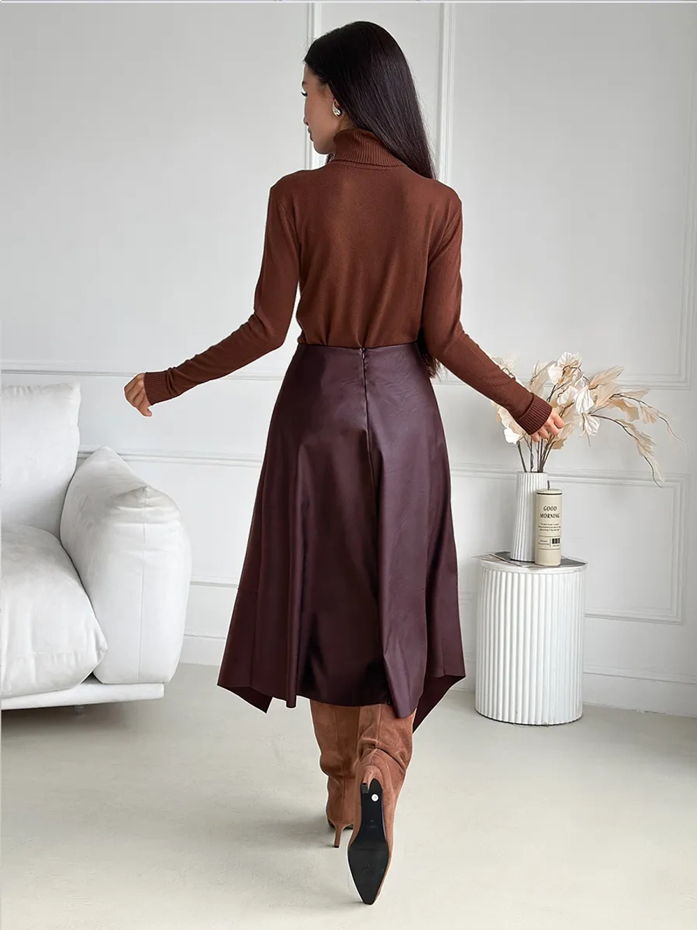 Юбка кожаная трапеция миди