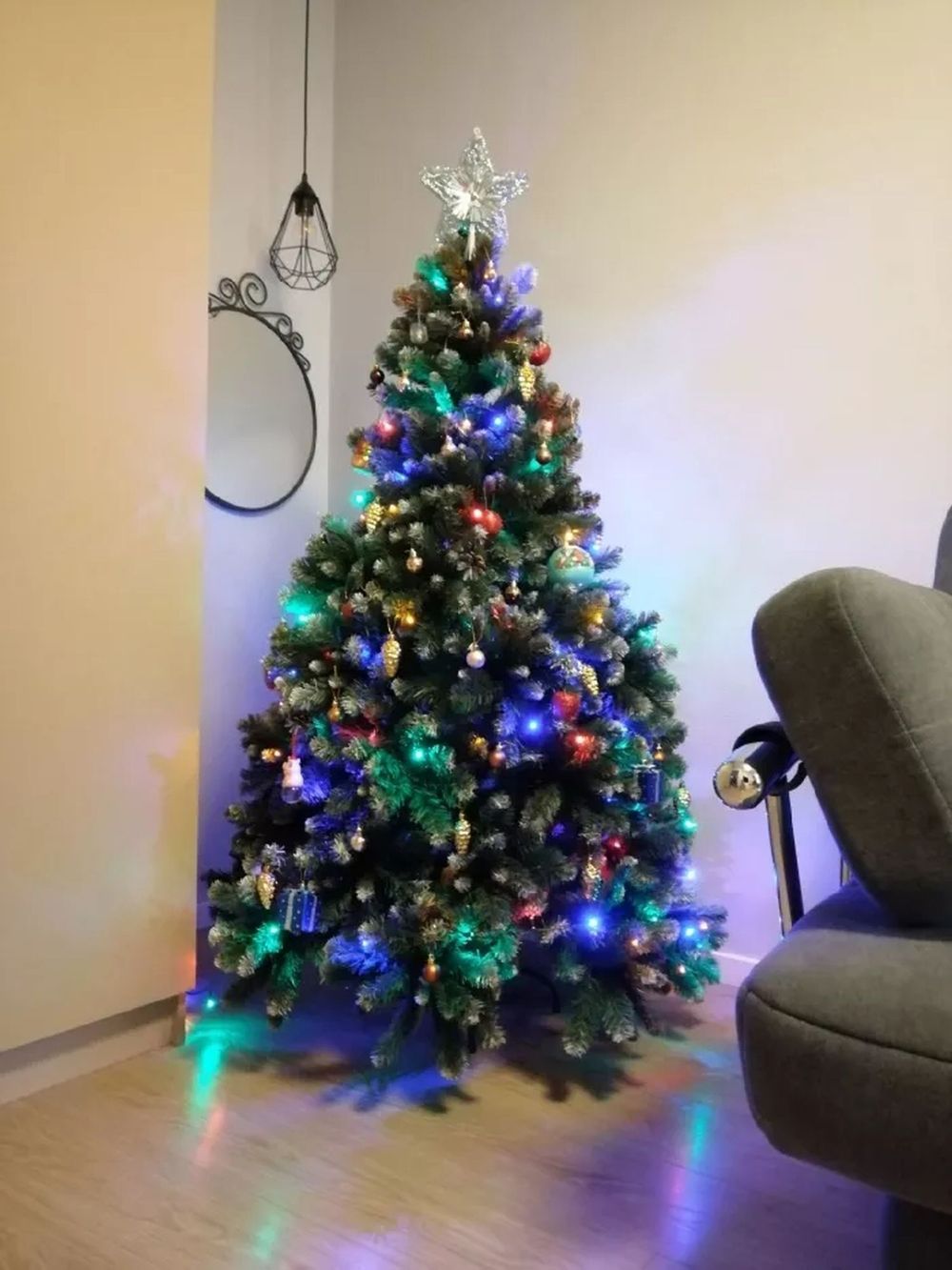 Заснеженная елка с шишками «Снежная королева» (пвх) 3 м