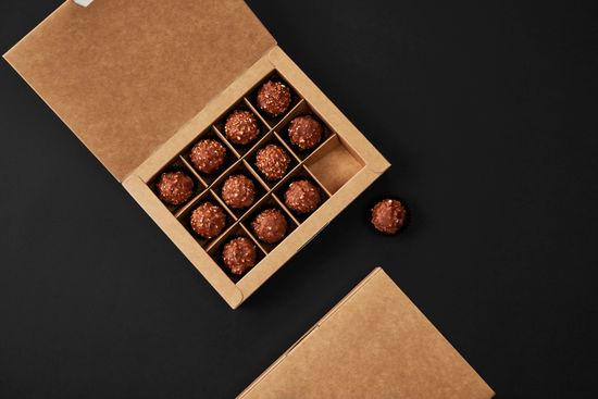 Упаковка для 12 шоколадных конфет. Книга