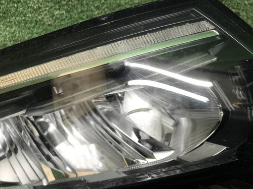 Фара правая Geely Tugella (2019-2024) LED