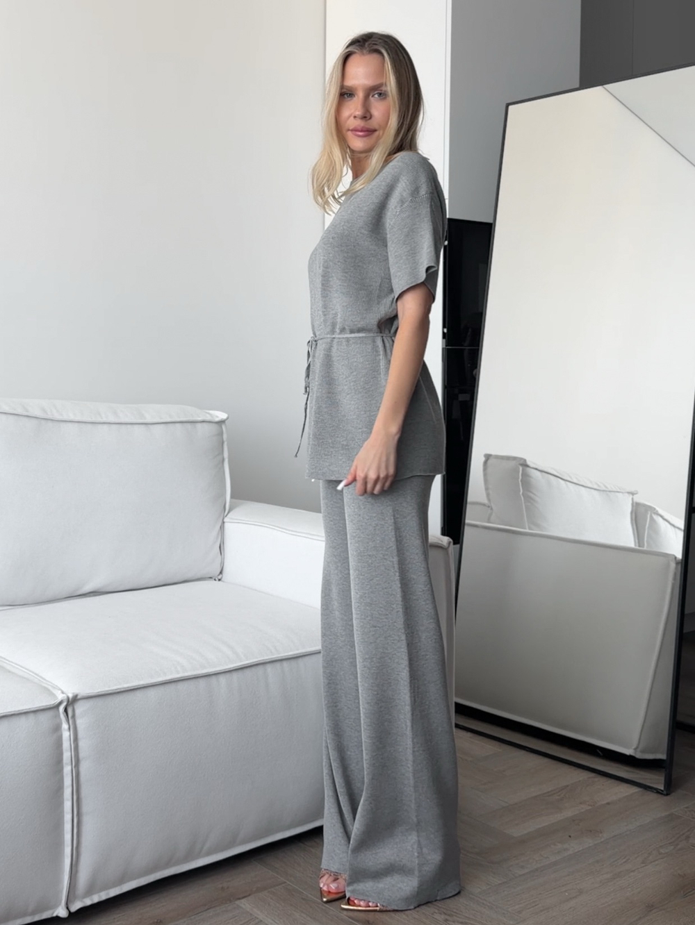 Комплект вязаный, удлиненная футболка на завязке и брюки