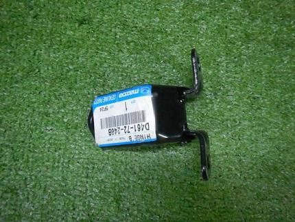 Петля двери задняя правая Mazda CX-7 (2006-2012)