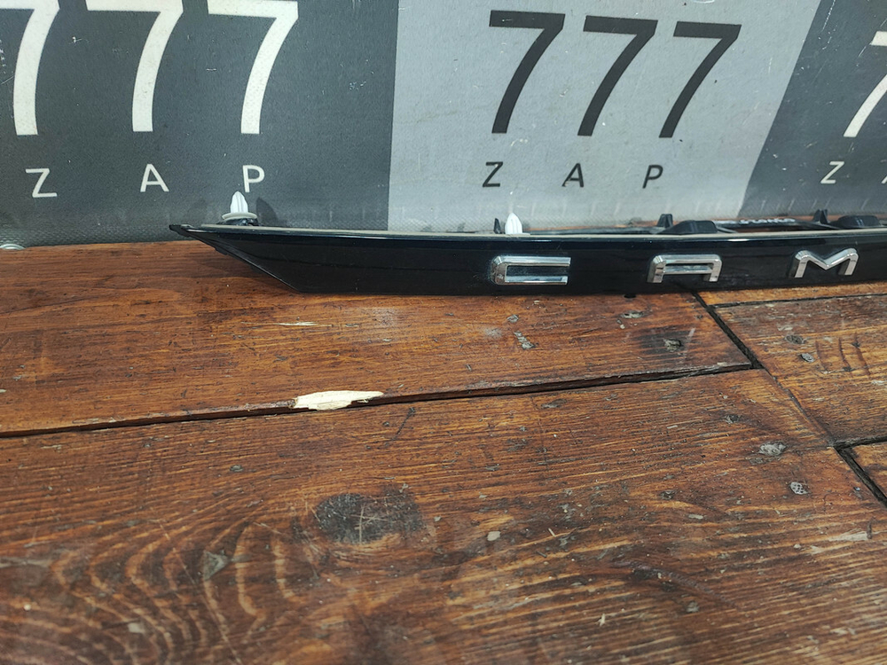 Накладка крышки багажника Toyota Camry (XV70) 17-нв Б/У Оригинал 7681133520