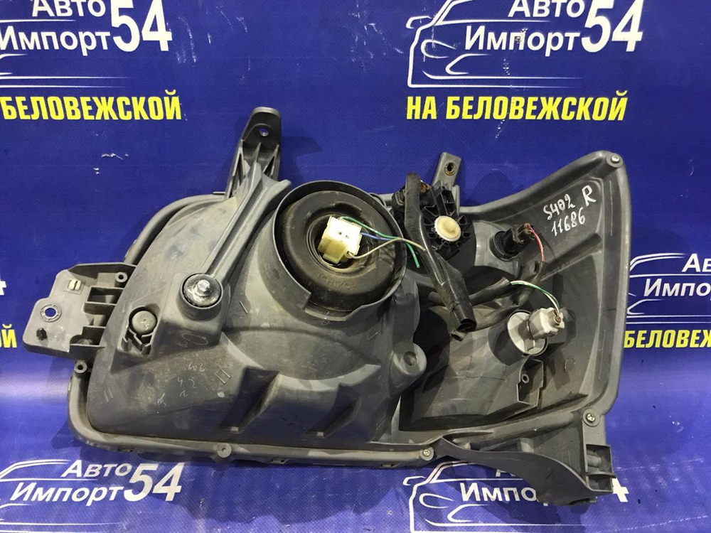Фара передняя правая TOYOTA TOWNACE 2008-2020
