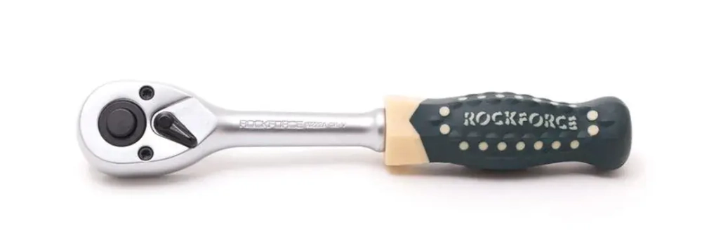 Трещотка реверсивная усиленная с резиновой ручкой 1/4''(72зуб.) RockForce##Rock FORCE RF-80222A