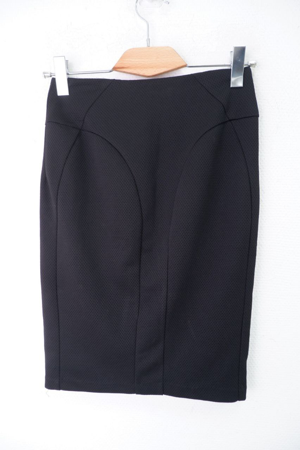 Юбка Kira Plastinina лаконичная 42 размер