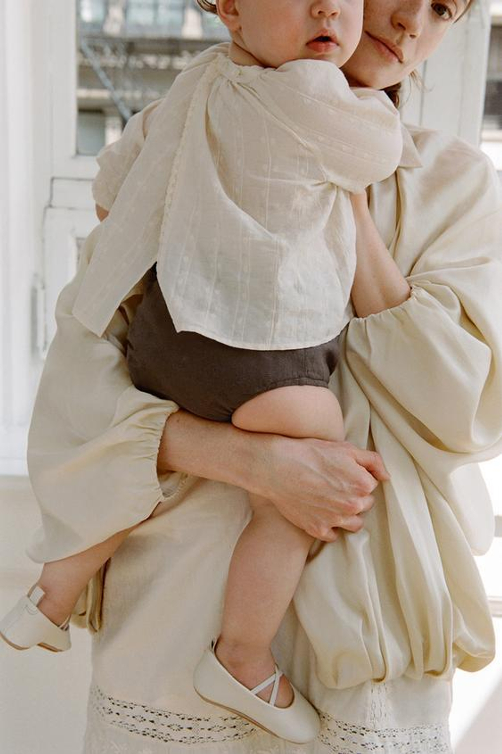 ZARA ТРУСЫ С КРУЖЕВНОЙ ВЫШИВКОЙ, КОРИЧНЕВЫЙ