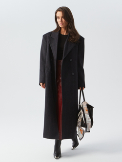 Пальто удлиненное с широкой линией плеча