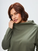 Лонгслив оверсайз с вырезом лодочка