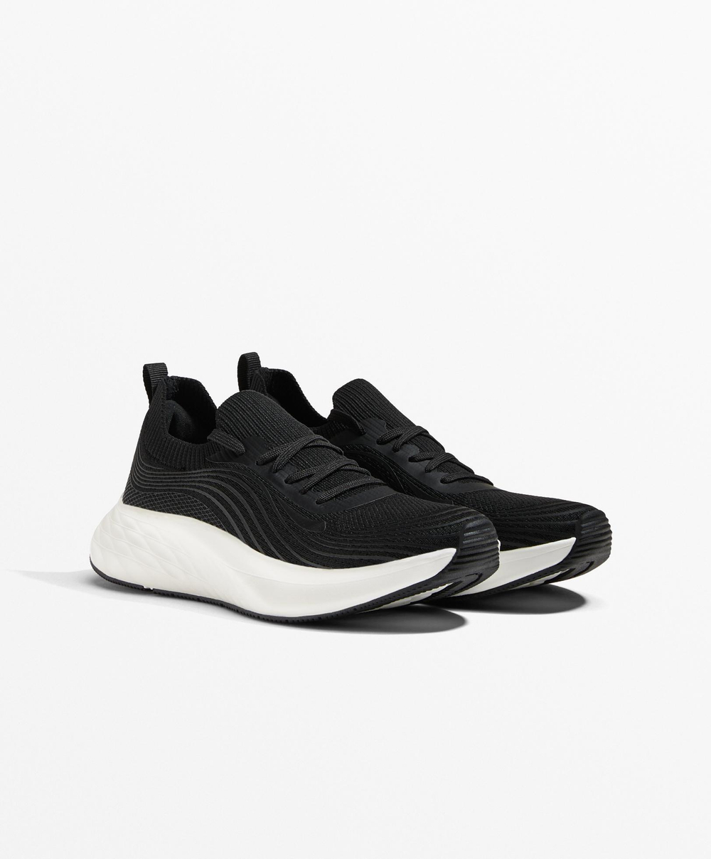 Oysho Универсальные кроссовки для повседневной носки и прогулок, черный