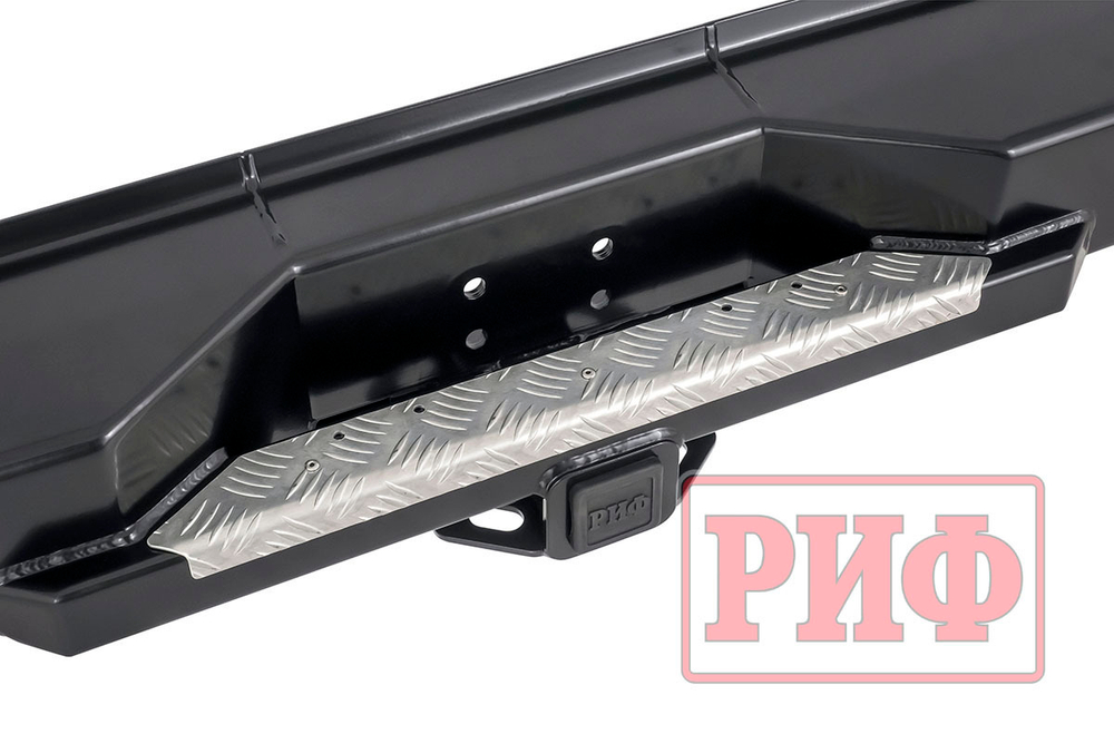 Бампер силовой задний Toyota Land Cruiser 76 2007+ с квадратом под фаркоп и фонарями РИФ