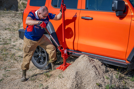 Пороги РИФ силовые TANK 300