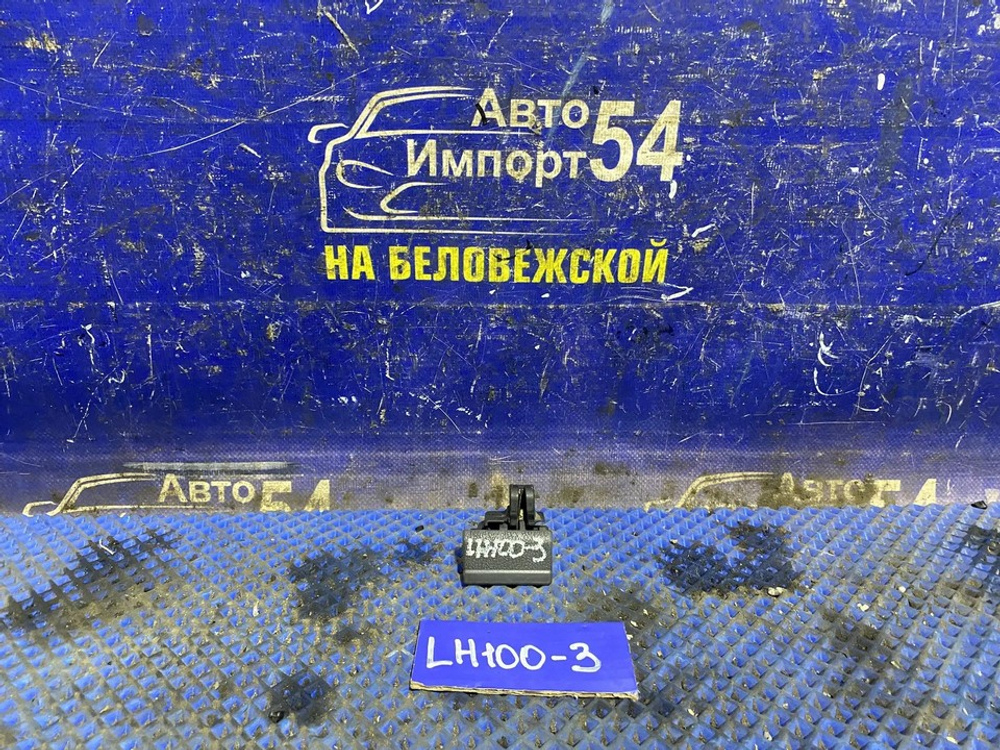 Бардачок пассажирский TOYOTA HIACE 1991