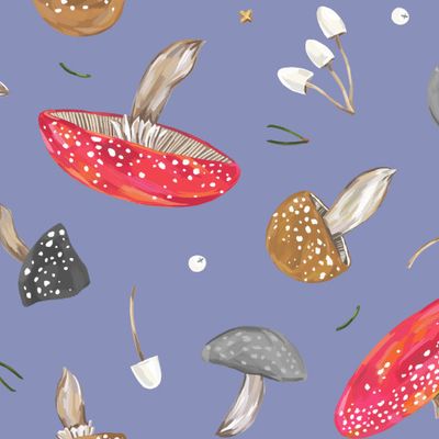 Мухоморы на голубом фоне