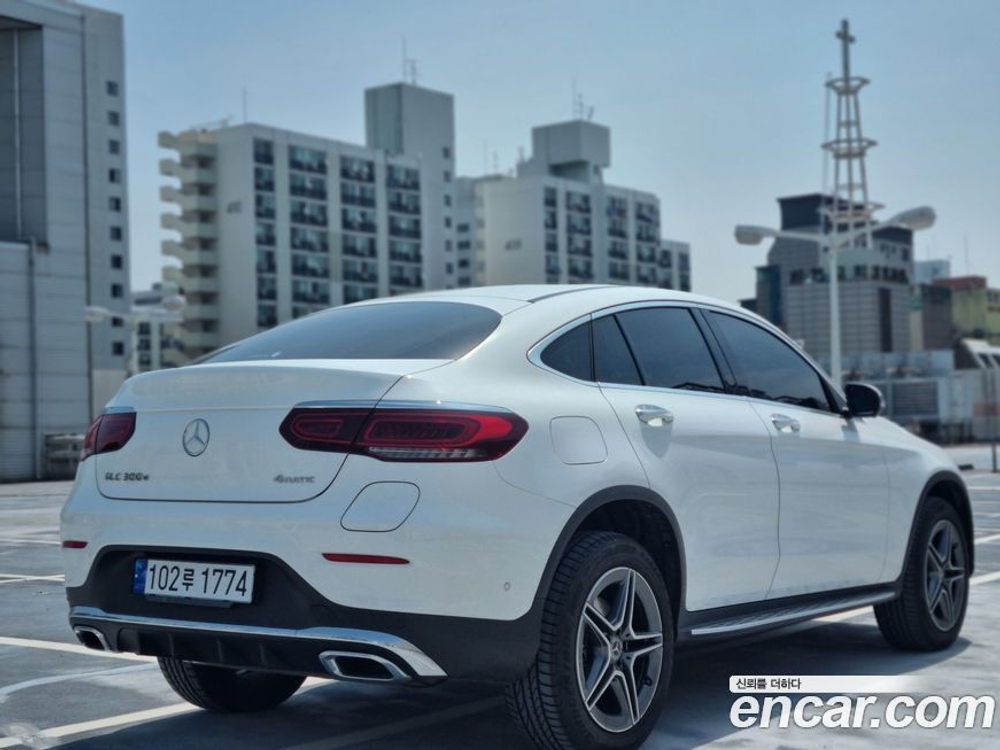 Mercedes-Benz GLC-Class X253 GLC300e 4MATIC Coupe Premium 패키지 (04.2023)