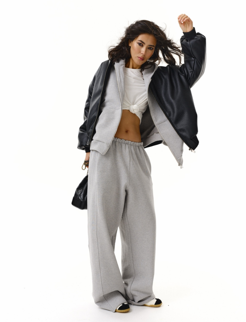 PRE-ORDER BOMBER BLACK’26