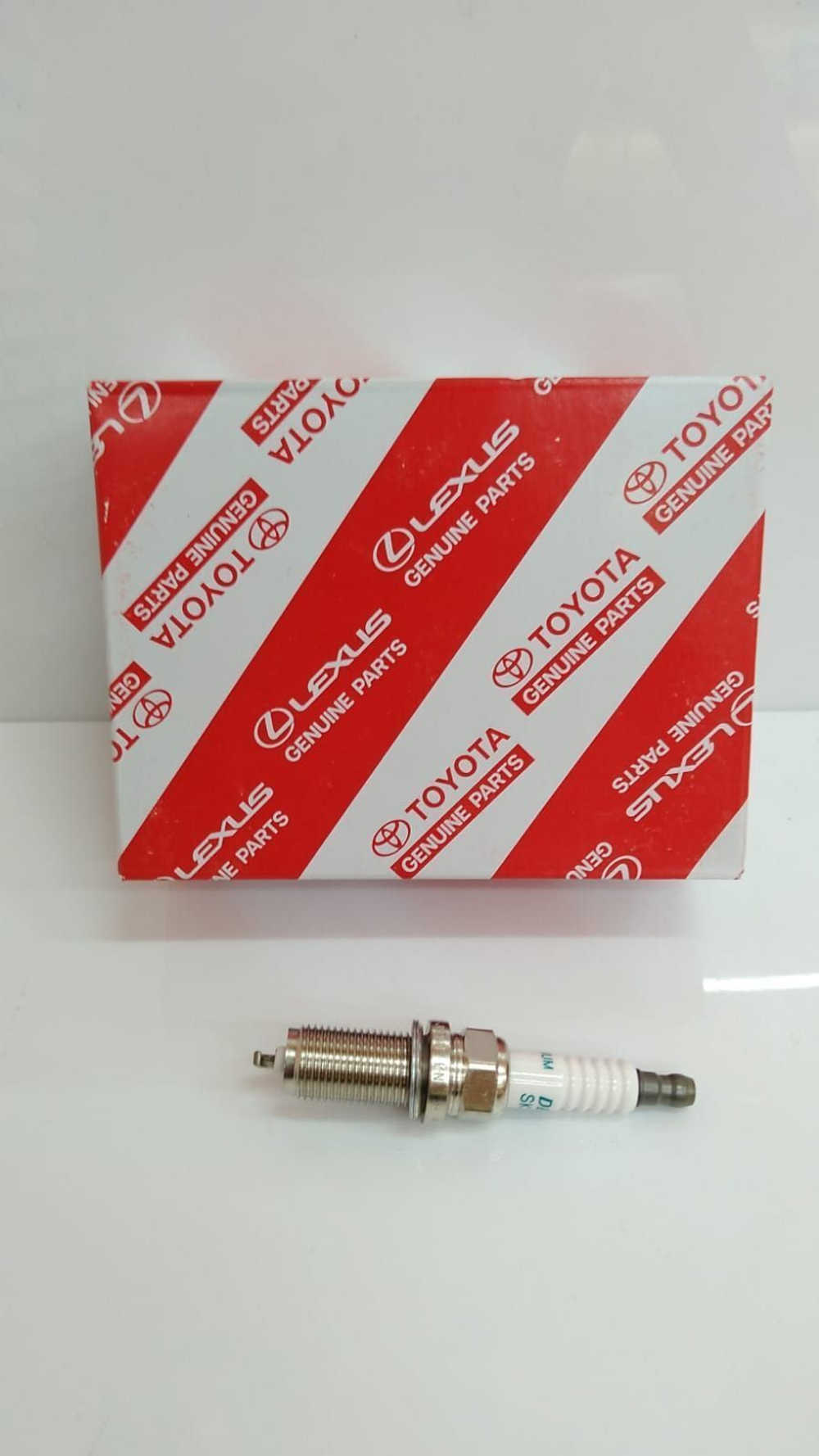 Свеча зажигания для Toyota Camry, Yaris, RAV4 (1шт)