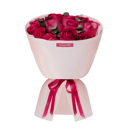 13 розовых роз