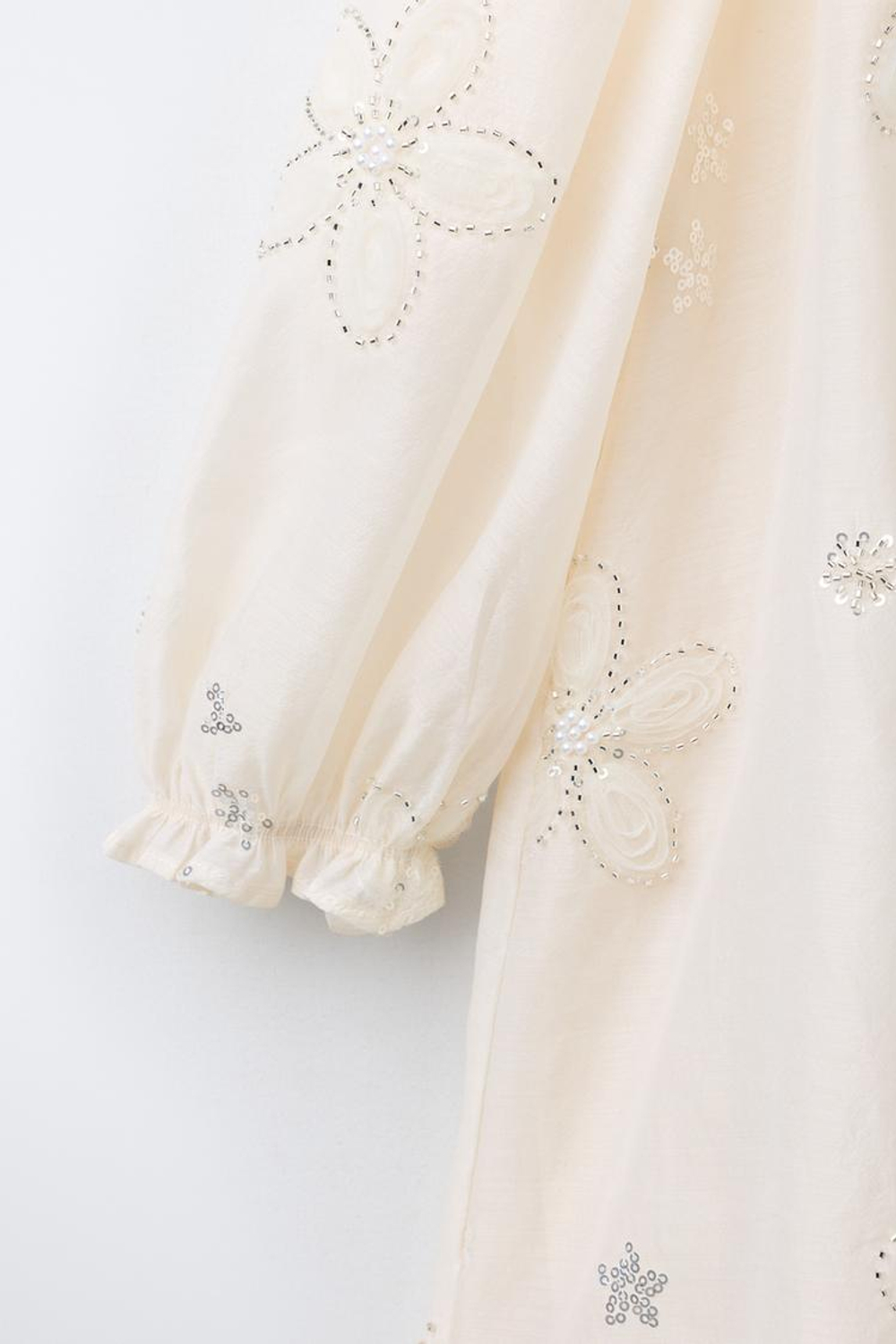 ZARA ПЛАТЬЕ С ЦВЕТОЧНЫМ УЗОРОМ, ЭКРЮ