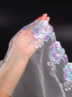 Вышивка на сетке молочная с мультиколор неэластичная ширина 25 см (2 стороны)