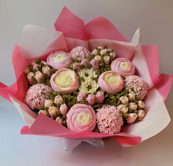Букет цветочных капкейков Нежный букет из 15 шт