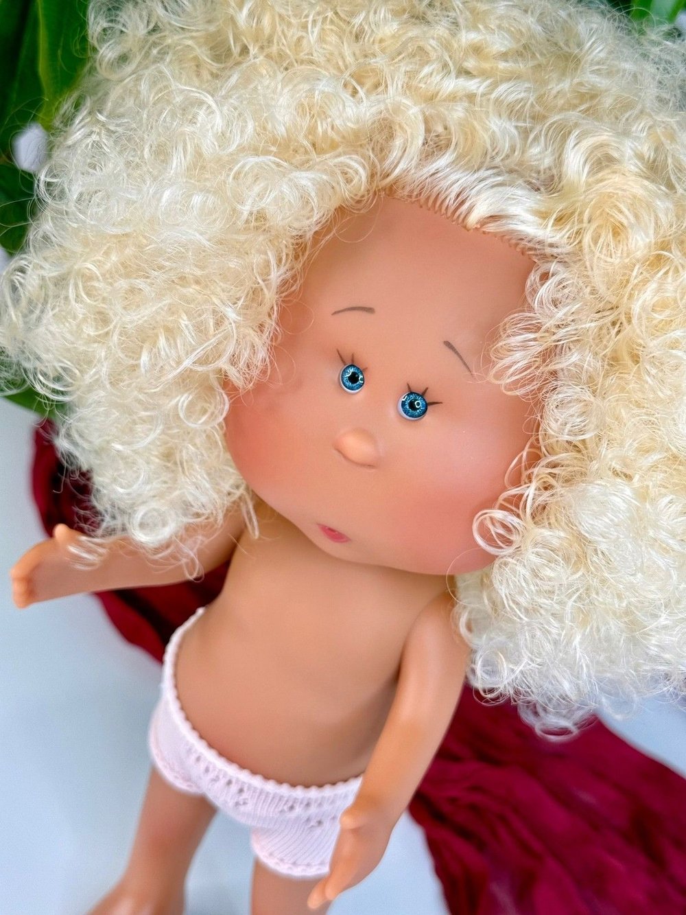 Кукла Nines виниловая 30см MIA LATINA без одежды (3000WL8A1)