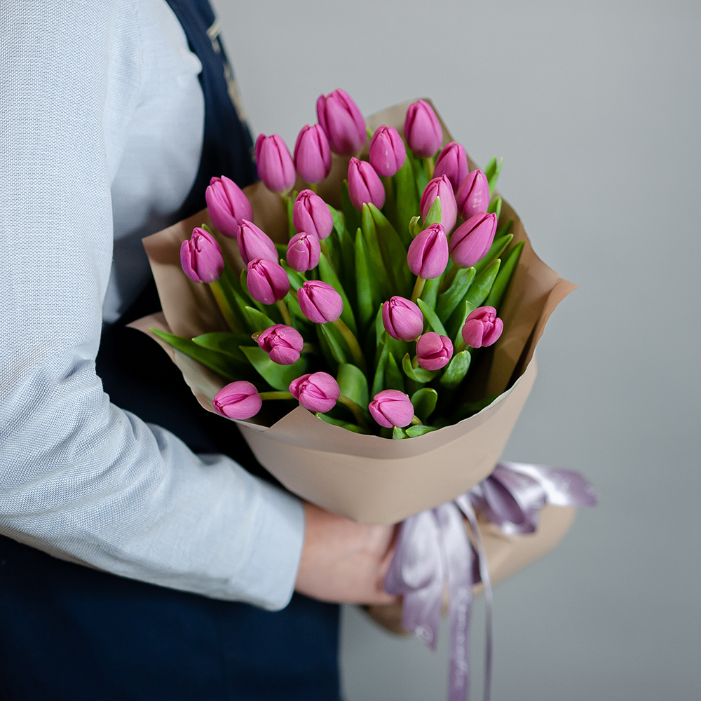 Розовые тюльпаны