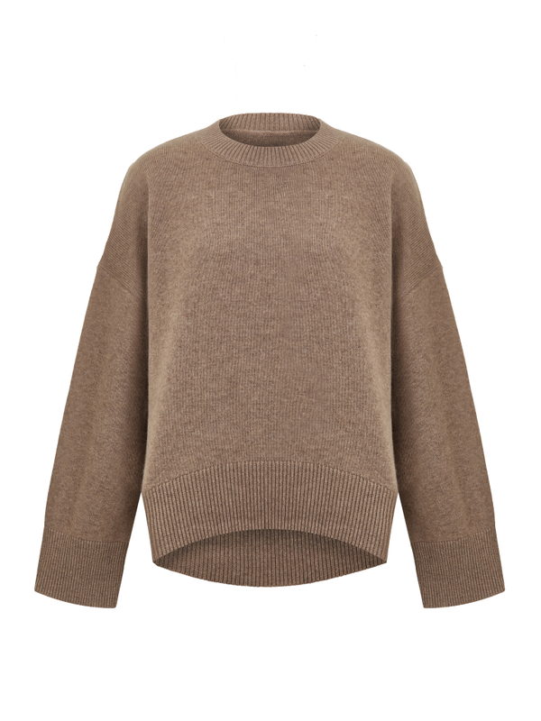 Объемный джемпер цвета капучино