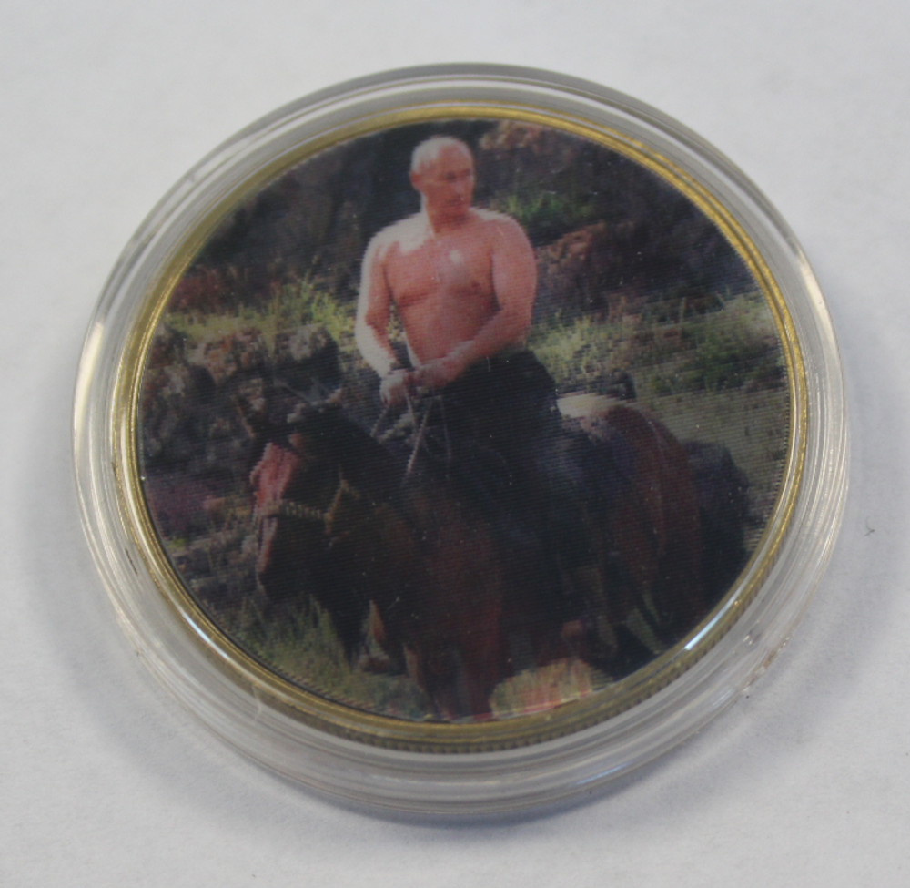 Жетон Путин В.В. Президент России На коне и на параде 3D-жетон (монета меняет картинку при наклоне) Копия