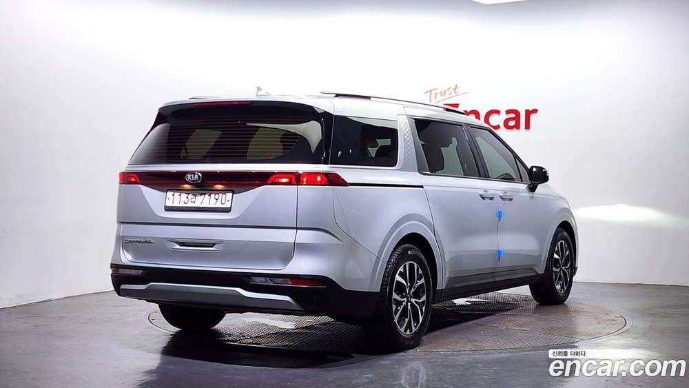Kia Carnival (Sedona) 4 Generation 9-и местный Prestige (11.2020)