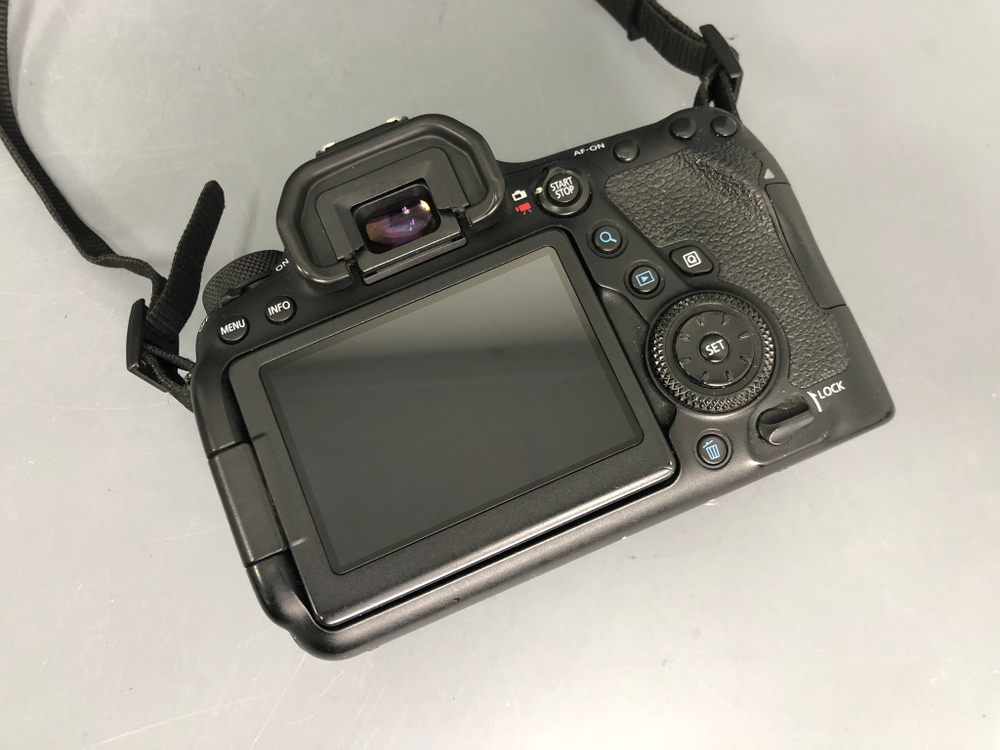 Canon EOS 6D Mark II (358.000 кадров)