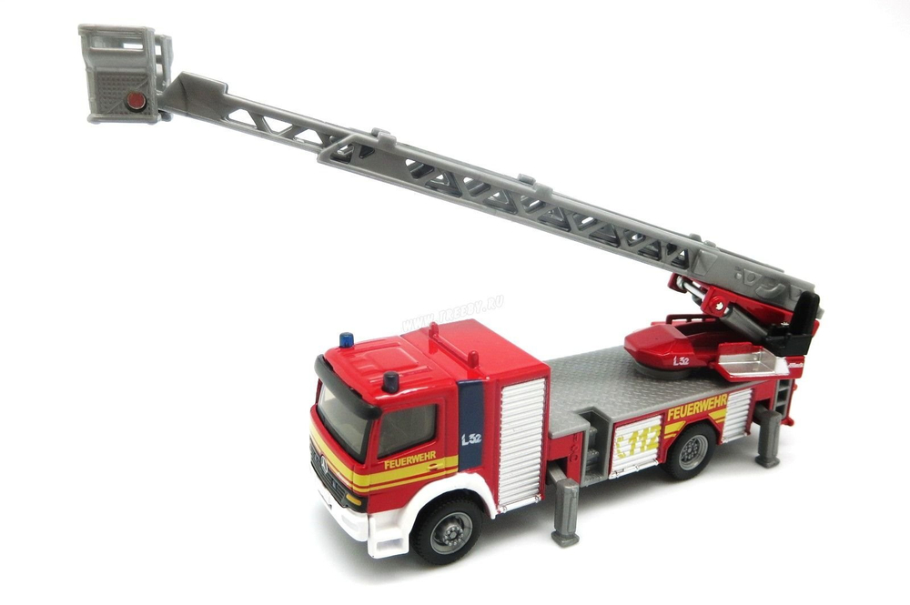 Модель пожарной машины Siku с лестницей, 1:87