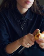 Колье Восьмерка на шнурке