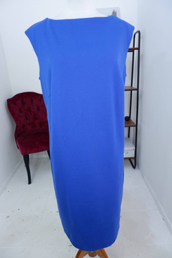 Платье Magda лаконичного дизайна, маркировка 56, визуально на 56 размер, новое